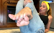 Classy blonde enjoying hot foot fetish sex